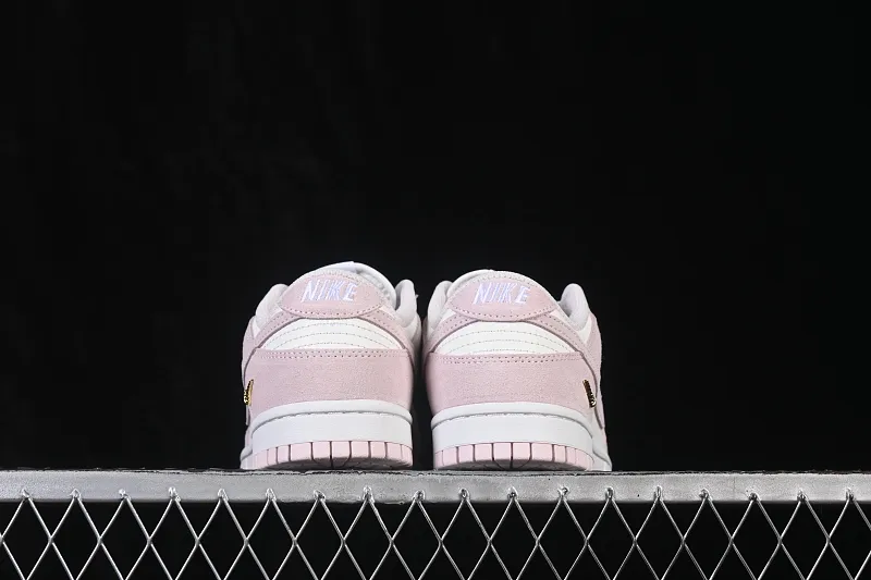 All categories Nk SB Dunk Series Nk SB Dunk Low low-top sneakers Nike SB Dunk Low Year of the Horse Yunyanfen low-top casual sneakers IO4244-100
